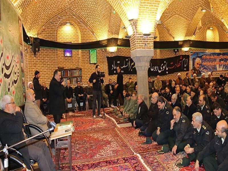 شرکت در مراسم شهادت سردار سلیمانی در مسجد مقبره تبریز - 4