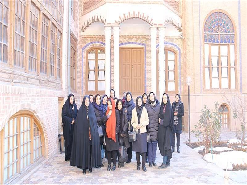 بازدید بانوان شرکت از اماکن تاریخی در دهه فجر - 1